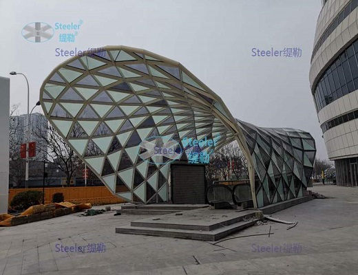 Profile-shaped curved steel canopy
