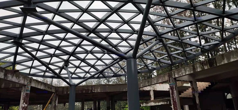 Space shaped steel structure